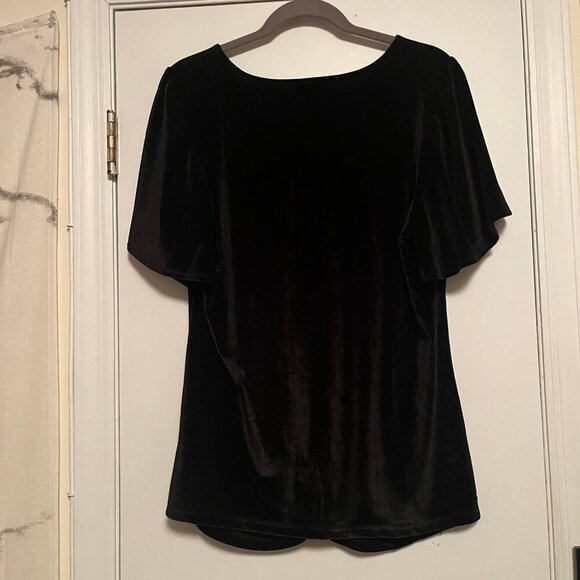 Torrid Size 1 Black Stretch Velvet Shirred-Front Flutter Sleeve Top - Picture 6 of 8